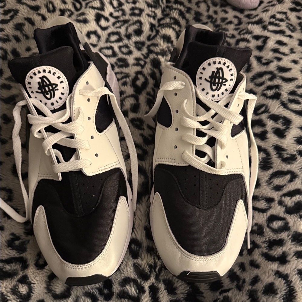 Men's Air Huarache by Nike NEW!